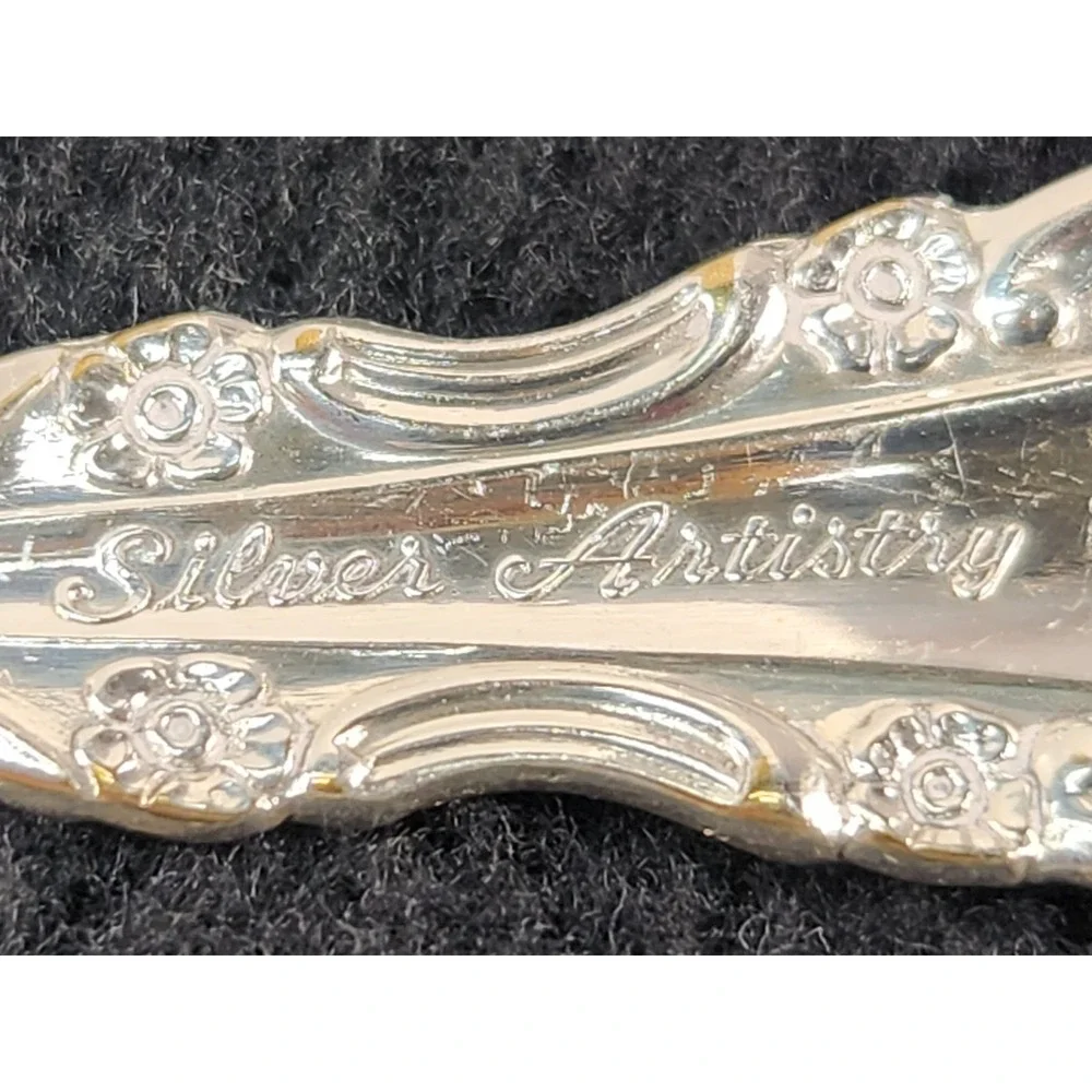 Vintage Community Silver Artistry Scalloped Sugar Spoon Silverplated